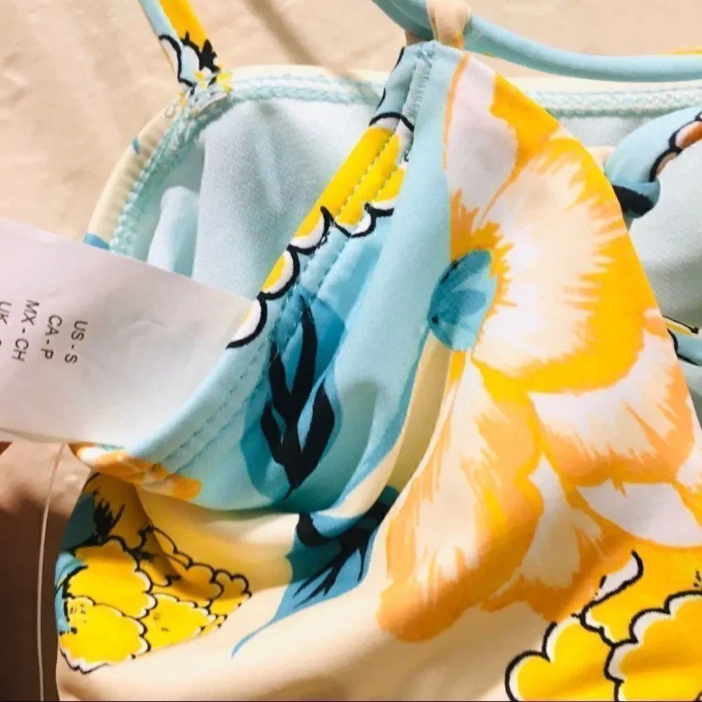 The Bikini Lab Spanish Bloom Bikini Top Floral - Picture 5 of 6